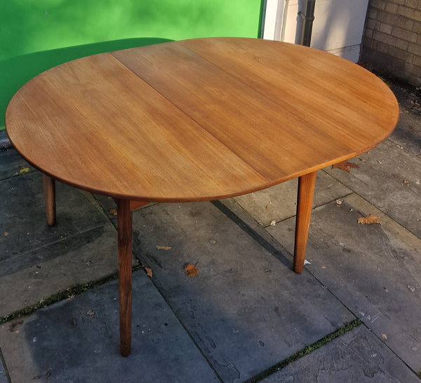 1960s Danish extendable round dining