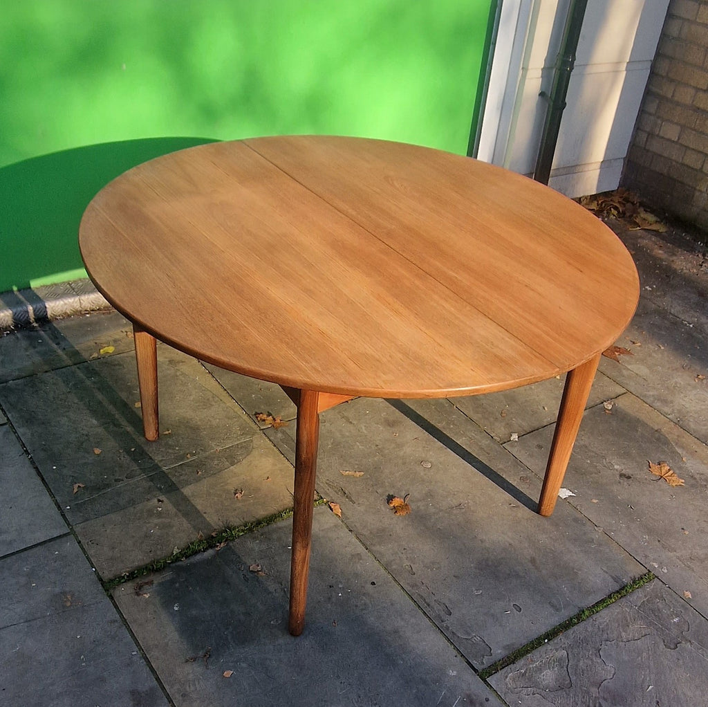 1960s Danish Extendable dining table