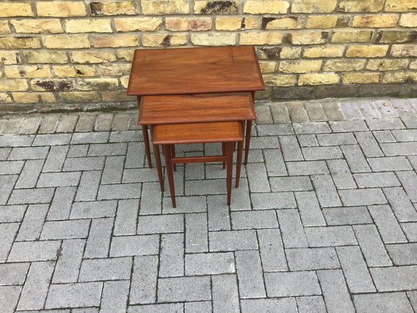 Danish nest of tables