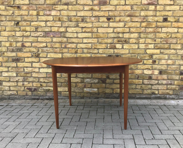 1960’s extendable Danish dinning table. SOLD